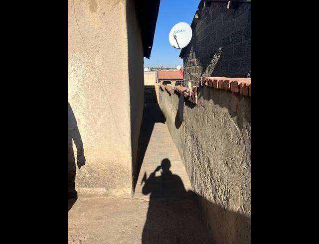 7 BEDROOM HOUSE FOR SALE IN ETHAFENI